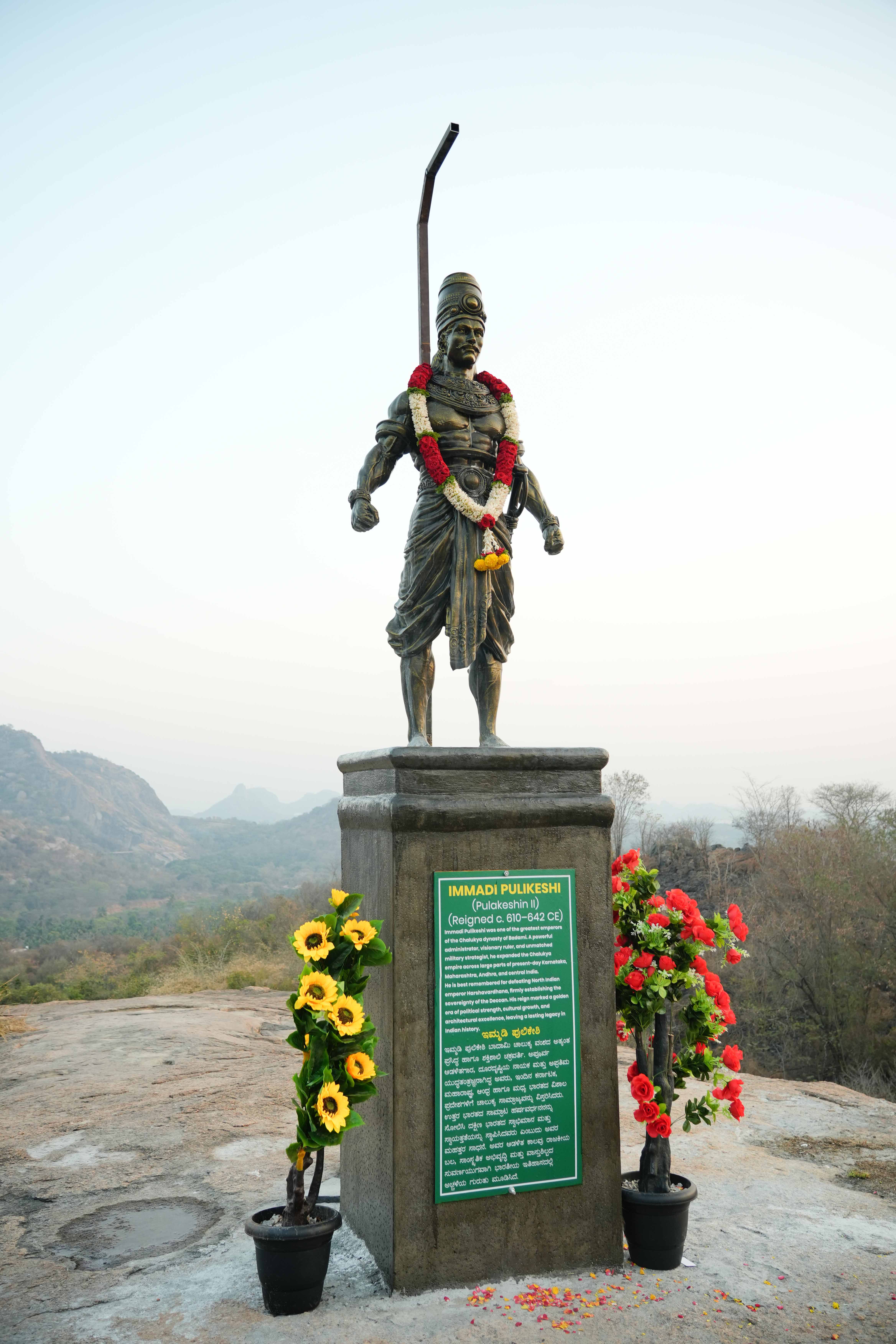 Immadi Pulakeshi Statue at Shilhaandara