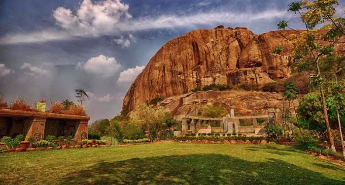 Shilhaandara Granite Architecture